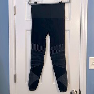 ⭐️SPANX⭐️ Navy XL Seamless Moto Leggings